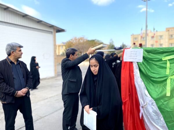 اعزام دانش‌آموزان شهرستان مه‌ولات به اردوی راهیان نور