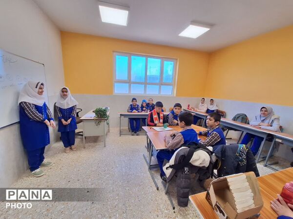 روز بدون کیف در آموزشگاه شهید ذوالفقاری روستای احمد آباد