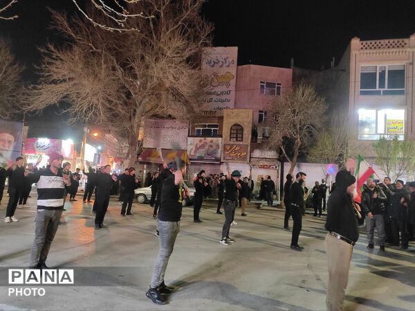 عزاداران علوی در کف خیابان های نیشابوری زنجیر زنی کردند