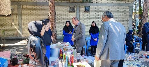 نمایشگاه هنرهای دستی و نمایشگاه کسب و کار دانش‌آموزی در هنرستان ثمین شهرستان سملقان
