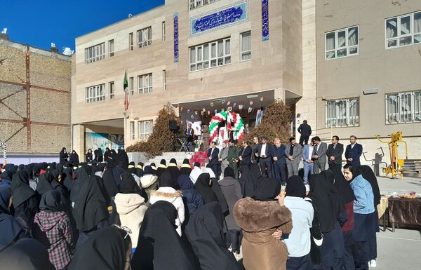 نغمه‌ای از دل تاریخ در آسمان امید