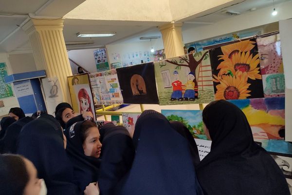 نمایشگاه دست سازه‌های مدرسه مریم بهارستان دو