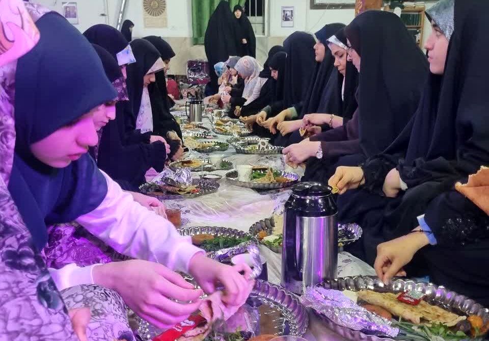 حضور مدیرکل آموزش و پرورش گیلان در محل اعتکاف دانش‌آموزی رشت