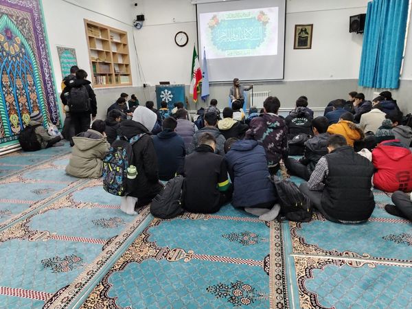 جشن میلاد حضرت زهرا (س) در دبیرستان شهید بهشتی 