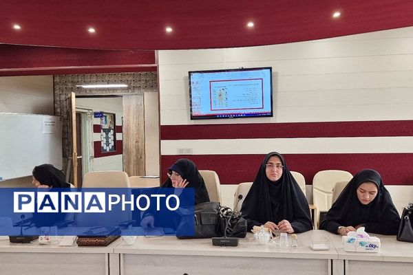 کارگاه آموزشی تغذیه سالم با رویکرد مکمل‌یاری در اداره آموزش و پرورش کهریزک 