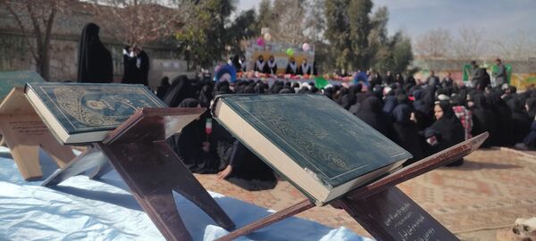 جشن دهه فجر در آموزشگاه مرحوم پاکدل خلیل آباد
