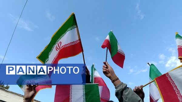 حضور پرشور دانش‌آموزان پیشتاز یاسوجی در یوم‌الله ۱۳ آبان