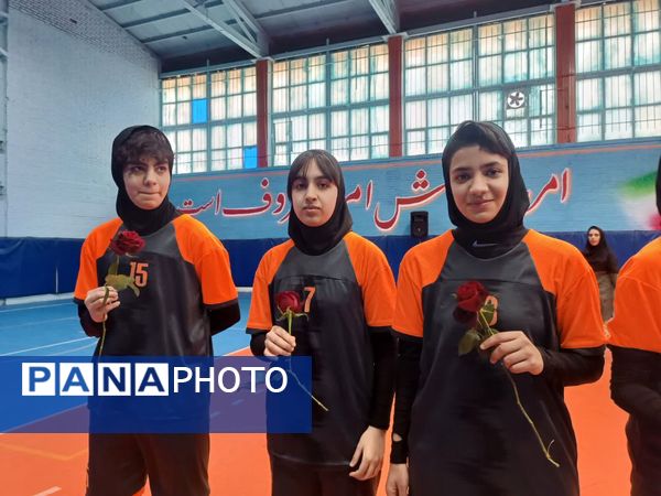 آئین افتتاحیه مسابقات فوتسال دانش‌آموزی منتخب آموزشگاه های شهرستانهای استان تهران به میزبانی ورامین 