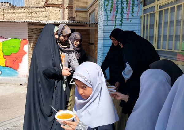 جشن دهه کرامت در دبستان شاهد حاج تقی آقا بزرگ مشهد