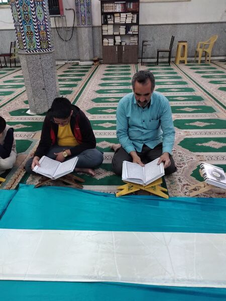 محفل جزء‌خوانی قرآن‌کریم در مسجد جامع ماهان