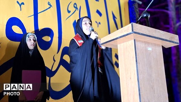 حضور دانش‌آموزان پیشتاز دبستان حضرت خدیجه(س) در اجتماعات شبانه‌رشتخوار