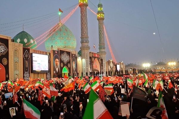 بیعت مردم با آقای شهید ایران 