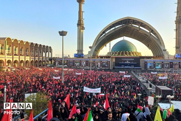 بدرقه با اشک و بیعت ،ایران در سوگِ قائد شهید امت