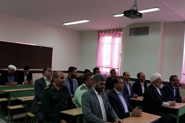 آیین نواختن زنگ سال تحصیلی جدید در قرچک