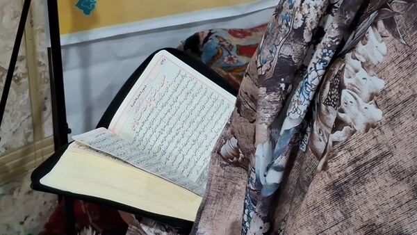 اعتکاف دختران دانش‌آموز قم در مسجد امام حسین(ع)