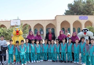 برگزاری جشن شکوفه ها در دبستان پسرانه فرهیختگان پویا ناحیه دو یزد