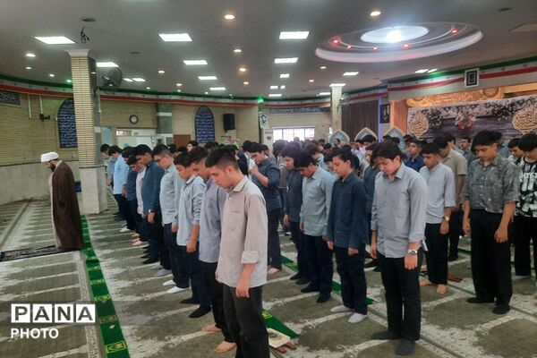 برپایی نماز جماعت در مدارس ناحیه دو شهرری 