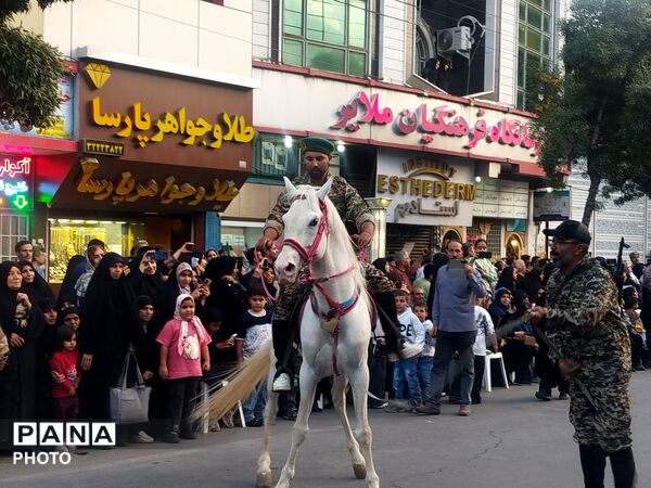 شکوه رژه امروز، از خودرو های سپاه تا شور مردم