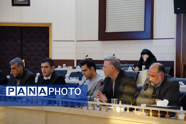 آغاز به‌کار نشست مشترک مدیران مناطق با استاندار تهران 