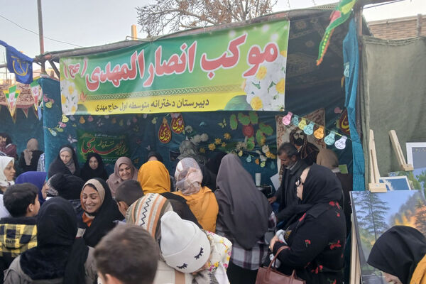برپایی موکب‌های دانش‌آموزی در آباده برای میلاد جشن موعود