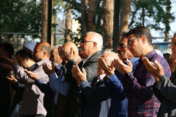 برگزاری باشکوه نماز عید سعید قربان در سطح شهرستان ملارد با حضور پرشور مردم