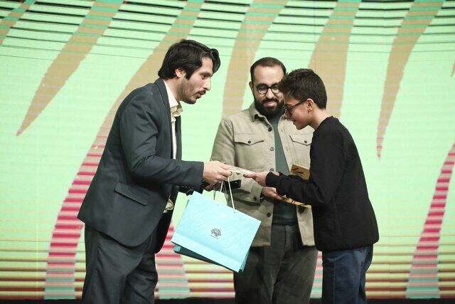منتخبین جشنواره دانش آموزی مدرسه، عضو باشگاه برگزیدگان جشنواره می شوند