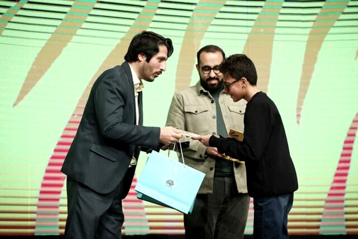 منتخبین جشنواره دانش آموزی مدرسه، عضو باشگاه برگزیدگان جشنواره می شوند