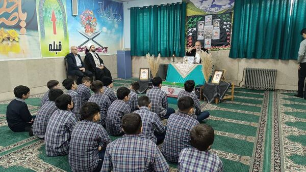 طرح‌ملی‌لاله‌های‌روشن و یادواره شهدای دانش آموز در مدرسه هیات امنایی فرهنگ و  مدرسه شهید رجایی شهرستان قدس