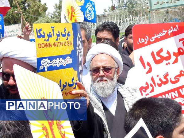 مشت هایی که انتقام را صدا می‌زند 