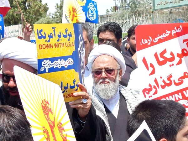 مشت هایی که انتقام را صدا می‌زند 