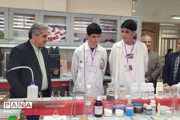 درخشش استعدادهای علمی مرحله استانی دوازدهمین جشنواره نوجوان خوارزمی در بهارستان‌دو