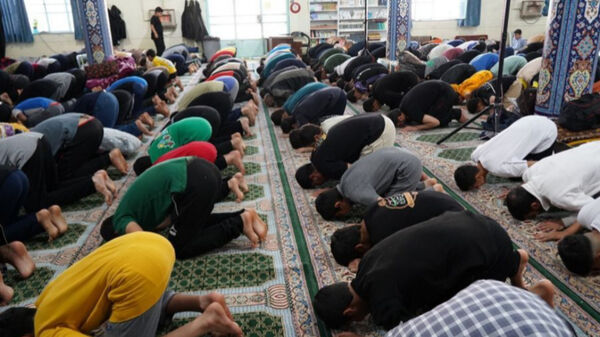 حضور پرشور دانش‌آموزان یاسوج در مراسم معنوی اعتکاف