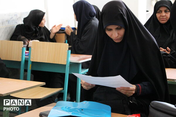 اولین جلسه آموزشی طلاب شاغل در آموزش و پرورش خراسان جنوبی