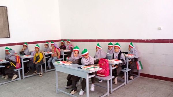 نوگلان کلاس اولی روستای فدافن ، اولین روز مدرسه را جشن گرفتند