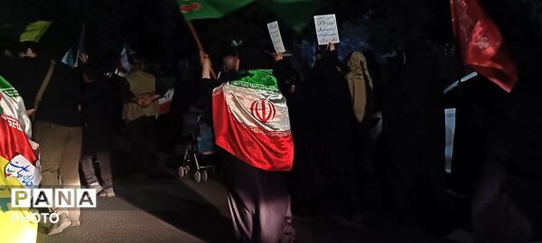 تداوم حضور مردم انقلابی در شب صد و بیستم از خروش مردمی