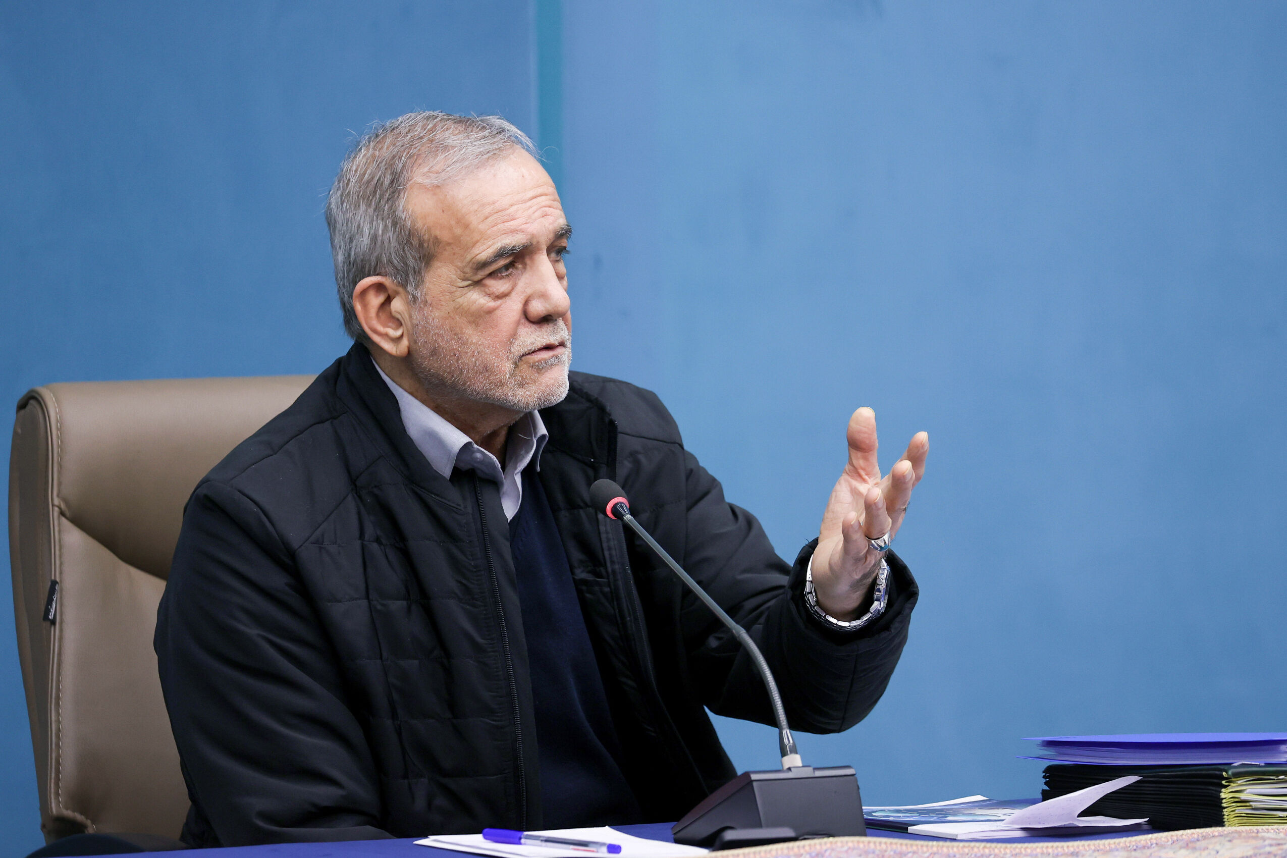 پزشکیان: هیچ‌کس نباید در کشور با مشکل زندگی کند و ما از آن بی‌اطلاع باشیم
