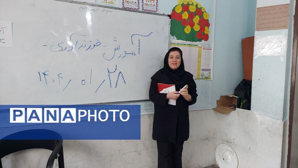 کانکس دارویی و دندانپزشکی رایگان در دبستان پرورش محمدشهر