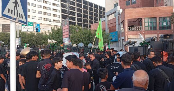 مراسم زنجیر زنی و سینه زنی به مناسبت شهادت امام رضا علیه السلام 
