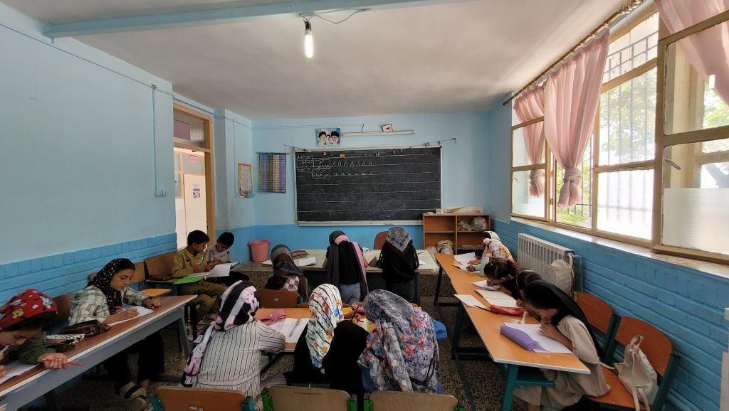 برگزاری اردوی جهادی در روستای قوچ پلنگ شهرستان کاشمر 