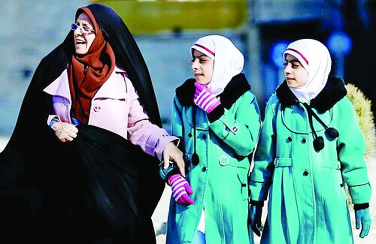 دانش‌آموزان دوقلو و چندقلو با چالش‌ها و مسائل پیچیده‌ای همراه هستند