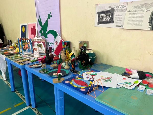 حضور پرشور دانش‌آموزان فین در جشن ۲۲ بهمن