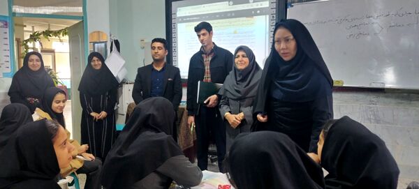 بازدید استانی کارشناس بهداشت از دبیرستان شهید محمدی پور