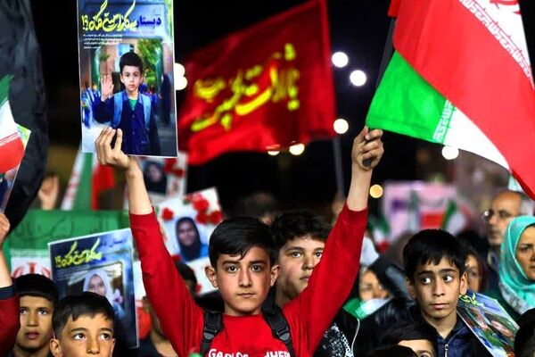 این علم تا قیامت بالاست