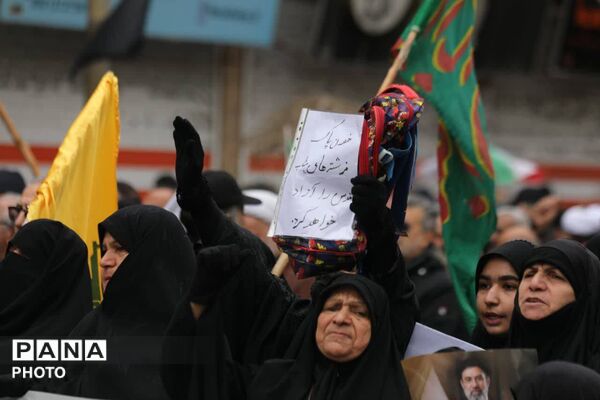 حضور حماسی و پرشور فیروزکوهی‌ها در راهپیمایی و تشییع شهدا؛ تجلی غیرت دینی و انقلابی مردم روزه‌دار فیروزکوه