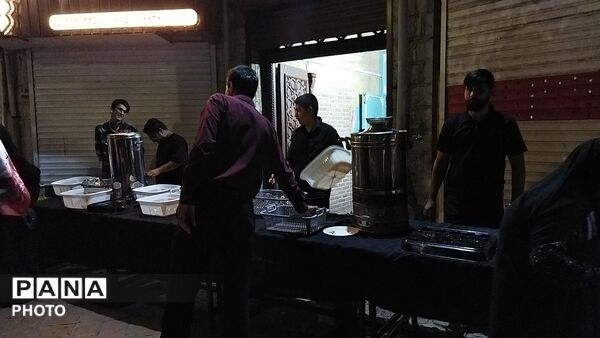 چایخانه حوزه علمیه گلشن در هشتاد و نهمین شب از اجتماعات مردمی 