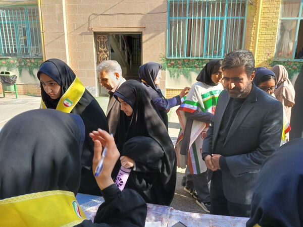 انتخابات شورای دانش‌آموزی در دبیرستان استقلال ناحیه ۶ مشهد