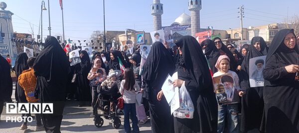 خروش انقلابی نمازگزاران سملقان در خیابان‌های شهر