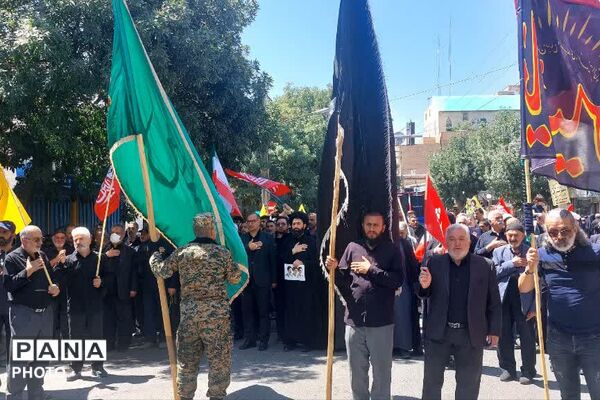طنین «لبیک یا حسین(ع)» در مراسم جاماندگان اربعین فیروزکوه