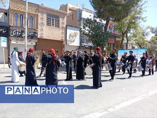 مراسم عزاداری و زنجیر زنی به مناسبت شهادت امام حسن عسکری«ع»