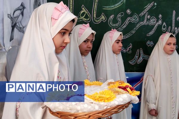 افتتاحیه جشنواره فرهنگی هنری ماها در دبستان قدر بهارستان۲